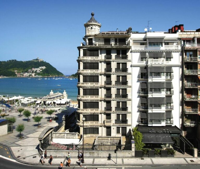 Hotel Niza San Sebastian 768x652